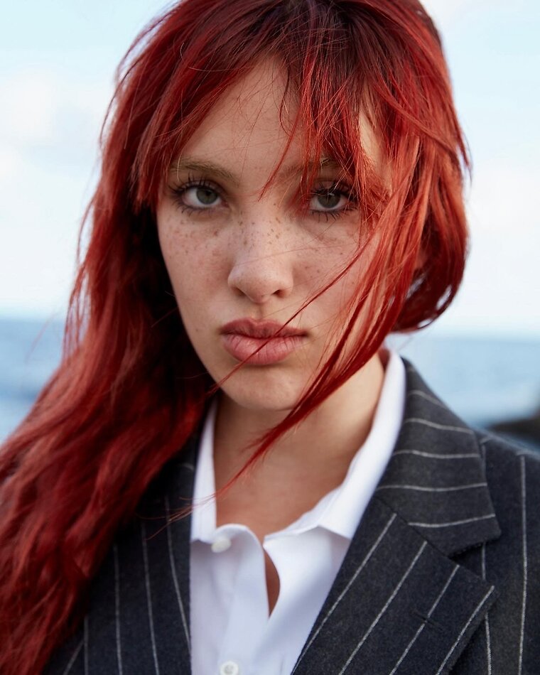 Isabel Lotus